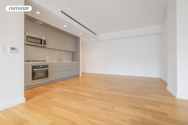 Foto del edificio - 547 W 47th St