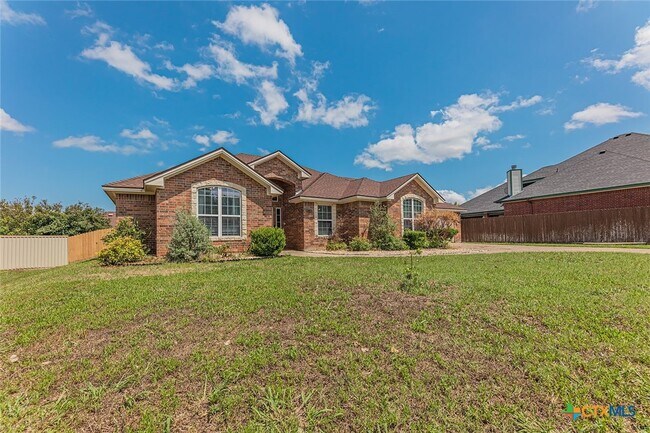 Building Photo - 605 Lantana St