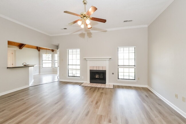Building Photo - 6690 Autumn Wood Cove