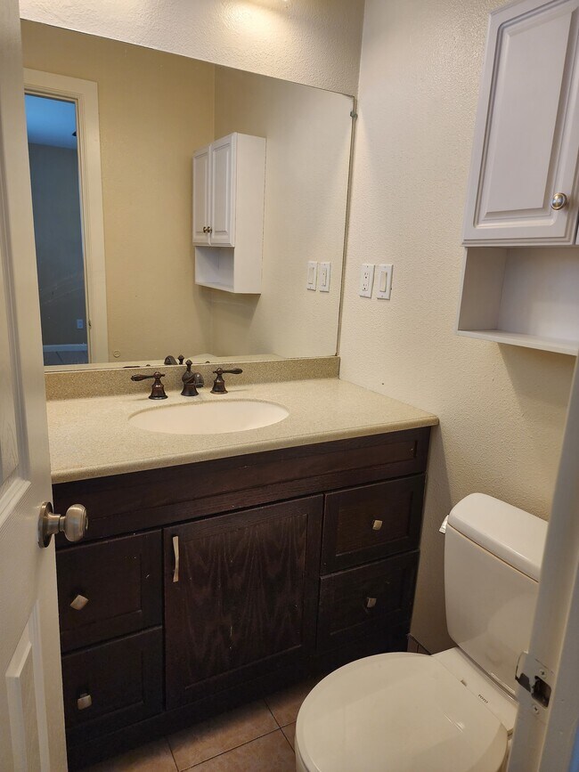 Foto del edificio - 504 Carlsbad St