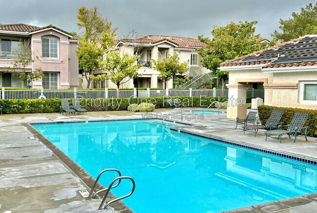 Foto del edificio - 10766 Sabre Hill Dr