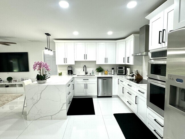 Foto del edificio - 121 Eider Ct