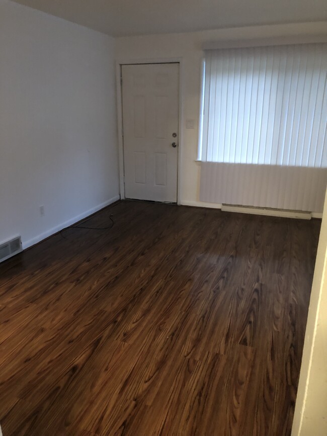Foto del edificio - 1096 Silvercrest Ave