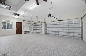 Building Photo - 6461 Livingston Woods Ln