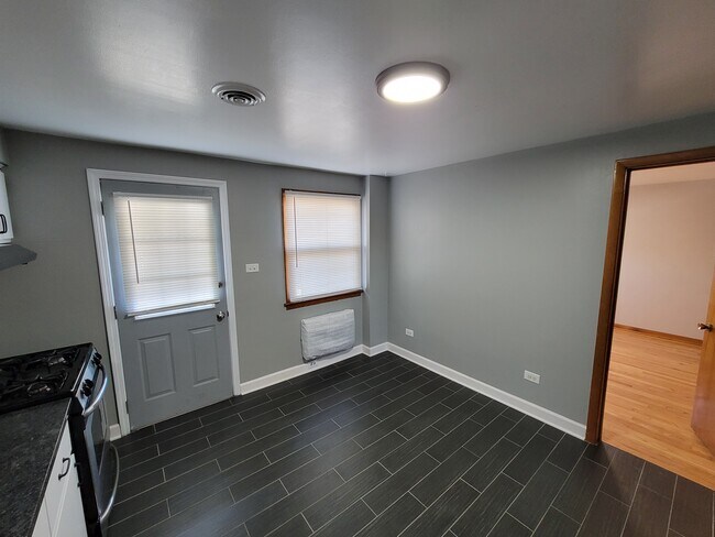 Kitchen - 5354 S Kenneth Ave