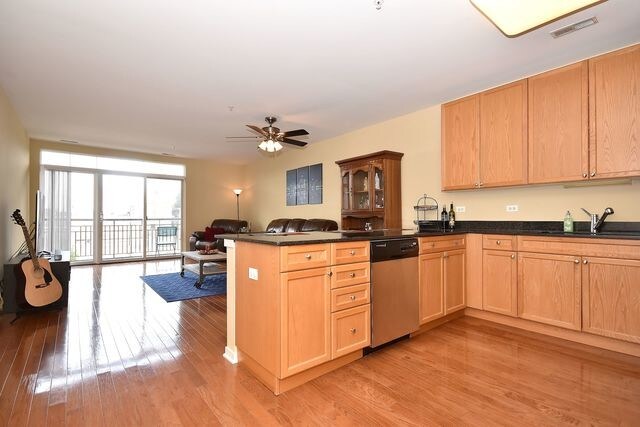 Foto del edificio - 7243 Madison St