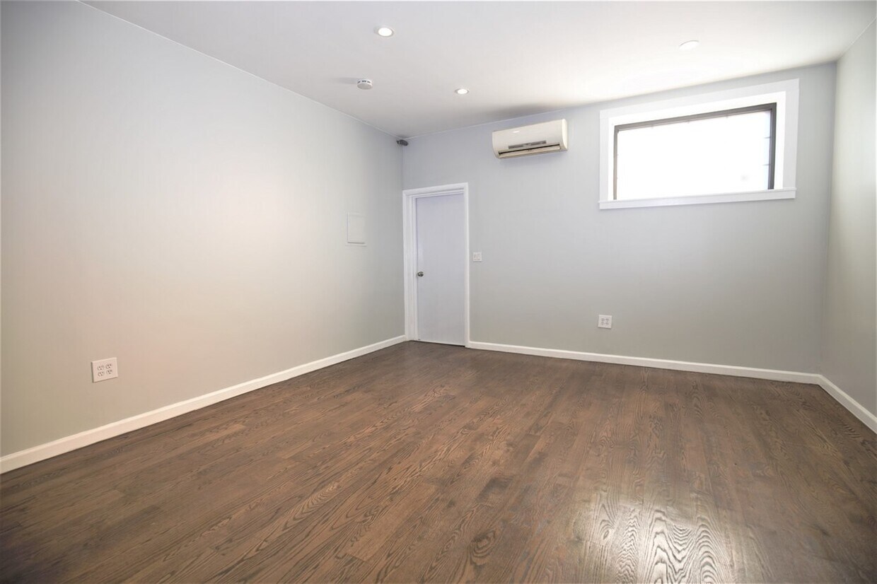 Foto principal - 104 11th St