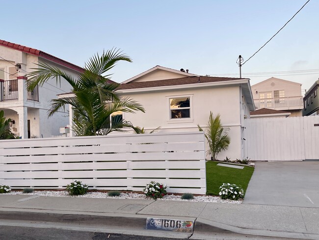 Foto del edificio - 1606 Steinhart Ave