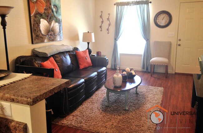 Foto del edificio - Miller Street Townhomes