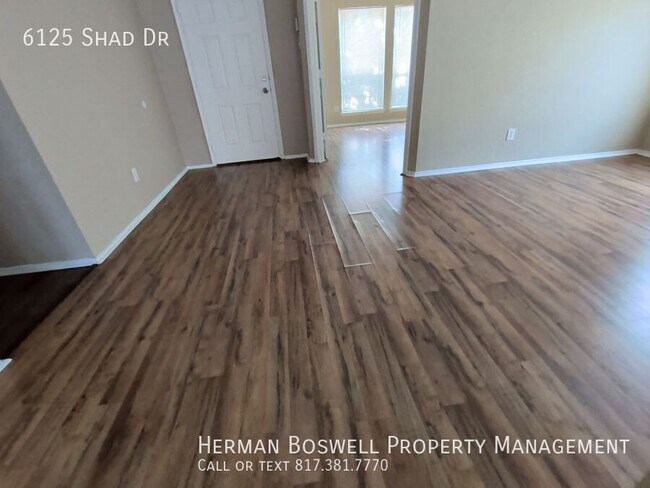 Building Photo - 6125 Shad Dr