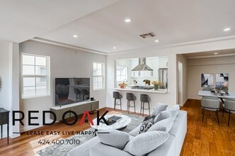 Building Photo - 2223 Clyde Ave