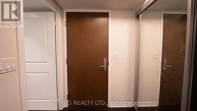 Photo du bâtiment - 386-2386 Yonge St