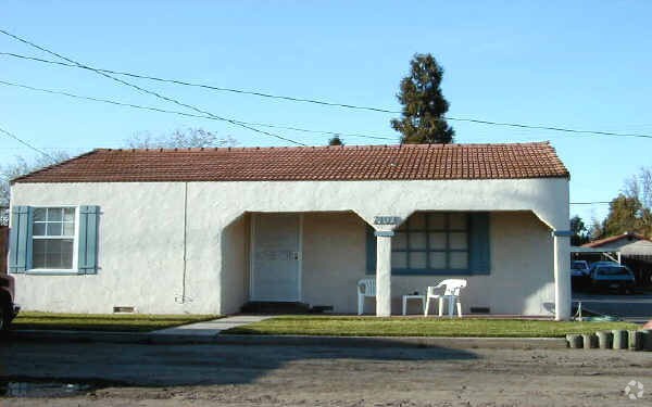 Primary Photo - 7409-7413 Hughson Ave