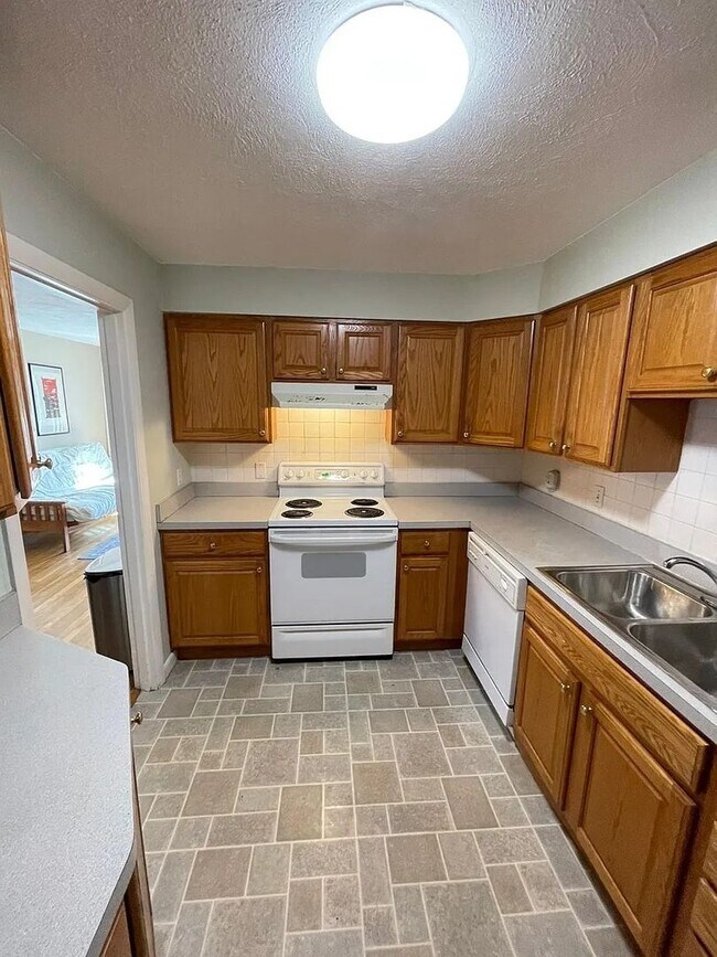 Foto del edificio - Charming 2BR Apartment in Salem
