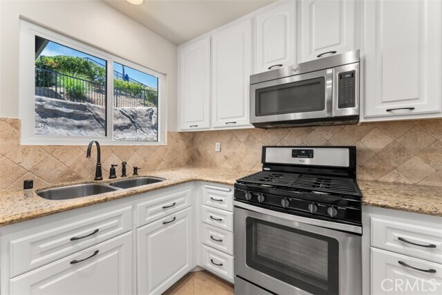 Building Photo - 30902 Club House Dr