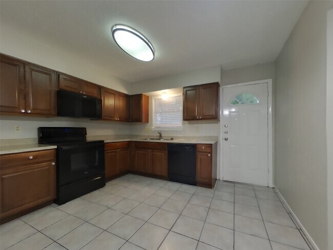 Building Photo - 4615 Tealgate Dr