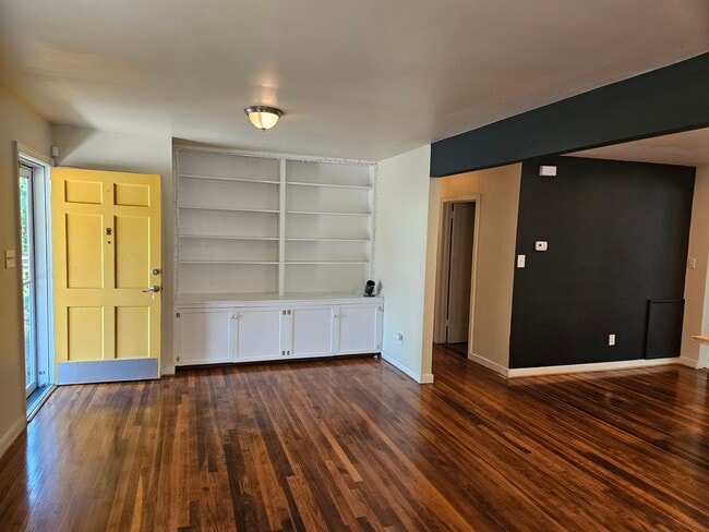 Building Photo - Available Now! 3BR/2BA Home In West End - ...