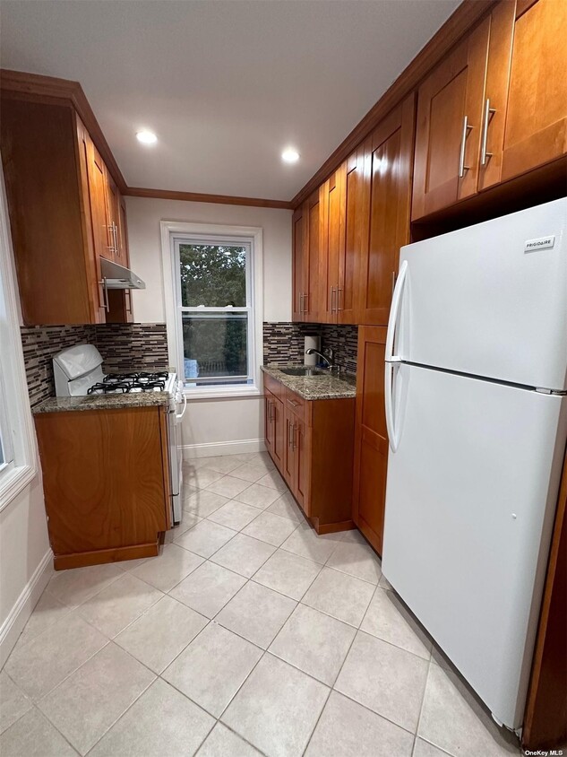 Primary Photo - 29 Hicks Ln