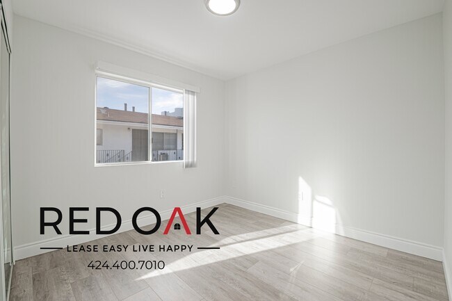 Foto del edificio - 6853 Agnes Ave