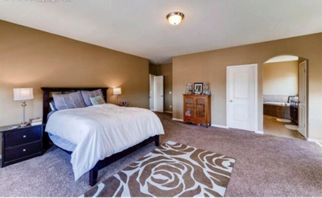 Building Photo - 884 Black Arrow Dr