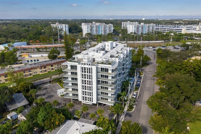 Building Photo - 13800 Highland Dr