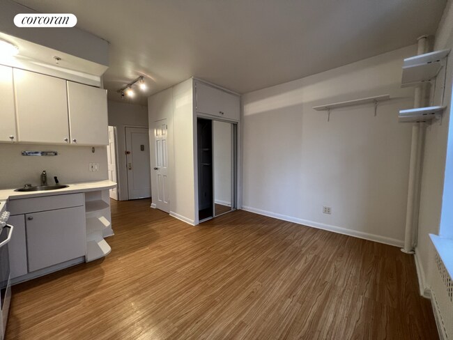 Foto del edificio - 448 E 87th St