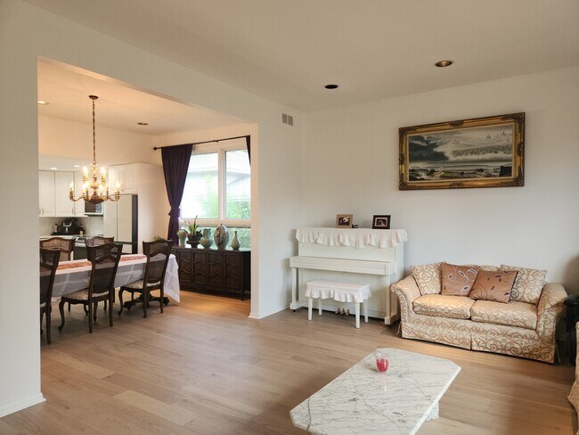 Building Photo - 3306 Wilmette Ave