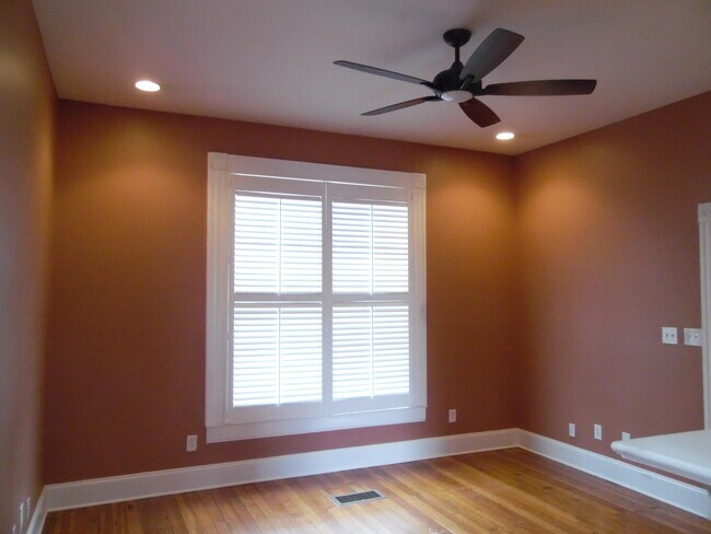 Foto del edificio - 706 W Maxwell St