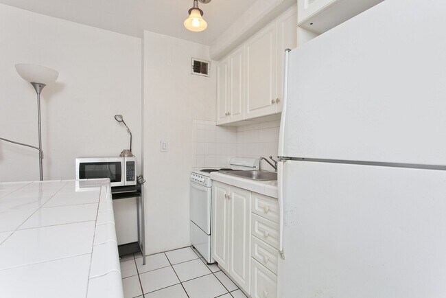 Building Photo - Furnished 1 bed/ 1 bath/1 parking! ALL Utilities INCLUDED!