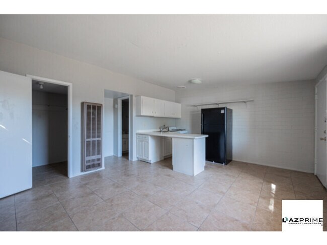 Foto del edificio - Find your Happy Place in this Charming Tem...