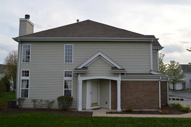 Foto del edificio - 2733 Borkshire Ln