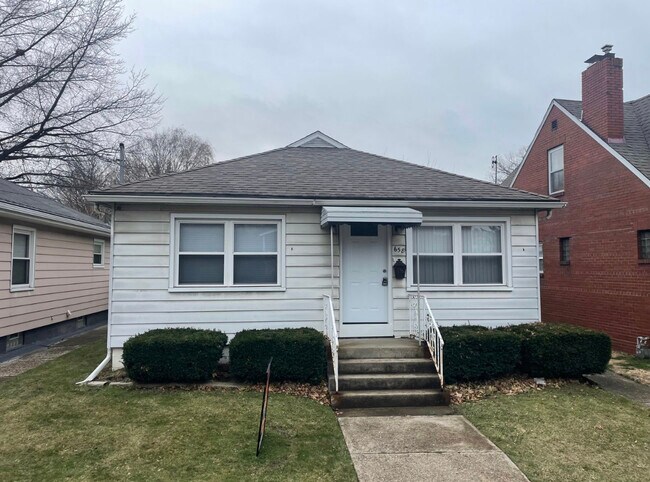 Foto del edificio - 658 Payne Ave