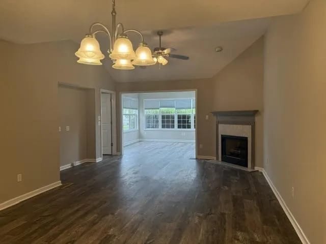 Foto del edificio - 978 Riverbend St