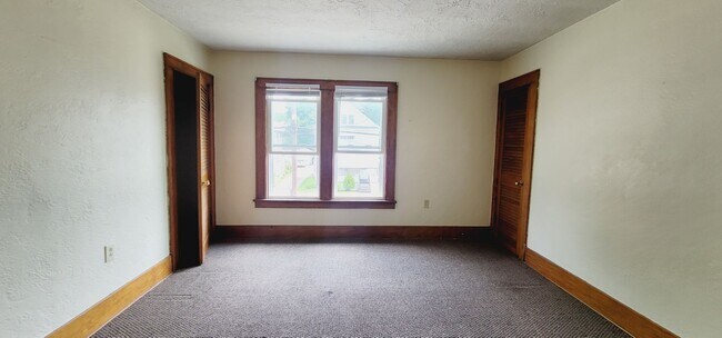 Building Photo - 1044 West 21st Street