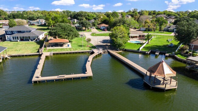Foto del edificio - 12738 Lake Conroe Hills Dr