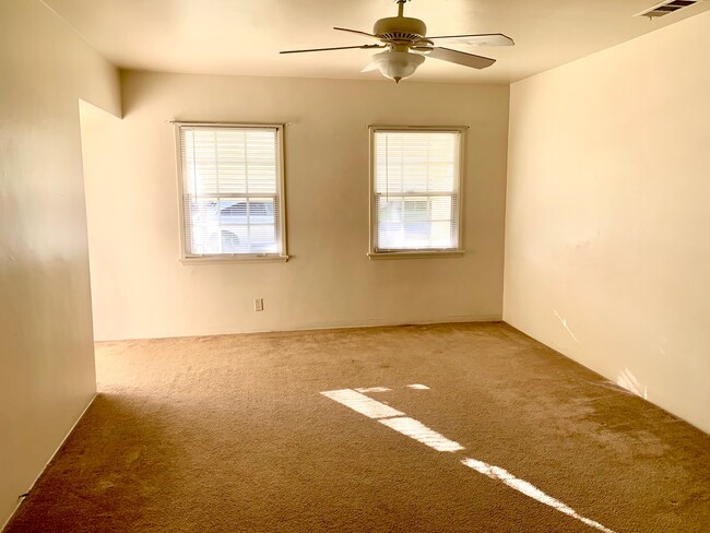 Living Room - 606 N Florence St