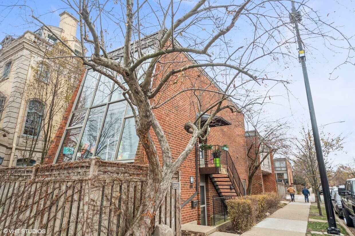 Foto principal - 2105 N Larrabee St
