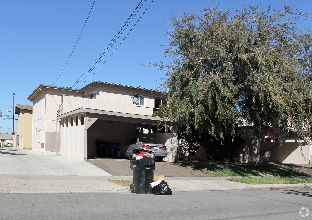 Foto del edificio - 8562-8568 Hurlbut St