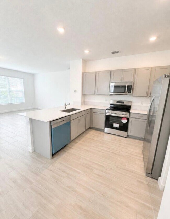 Foto del edificio - 4345 Pond Lily Ln