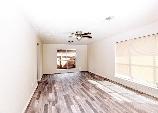 Building Photo - 194 Moonridge Dr