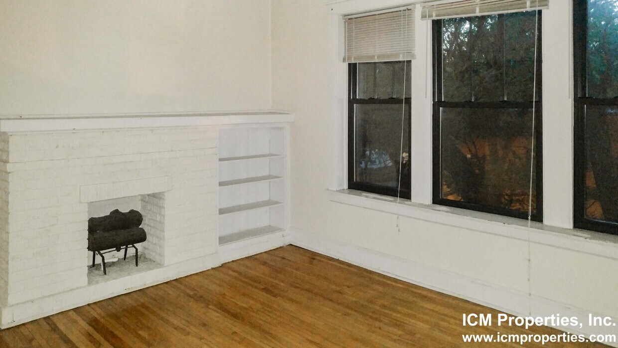 Primary Photo - 4951 N Oakley Ave