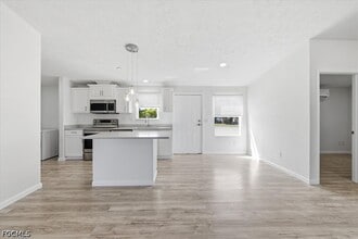 Building Photo - 730 Chippewa Trail