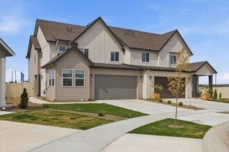 Building Photo - 1881 N Big Star Ave