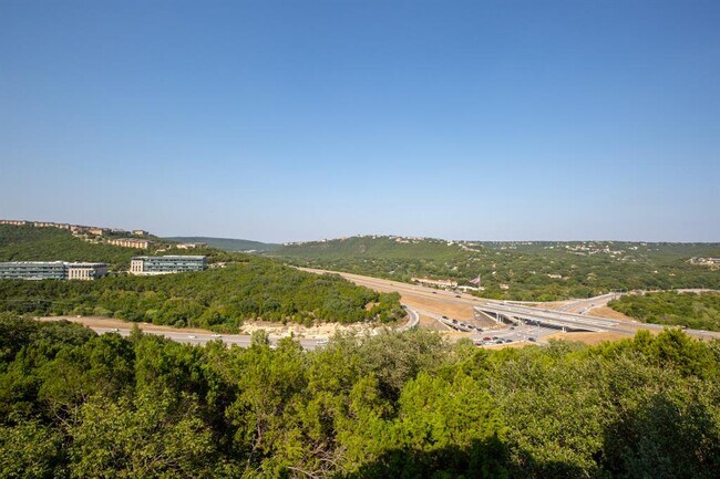 Foto del edificio - 6000 Shepherd Mountain Cove