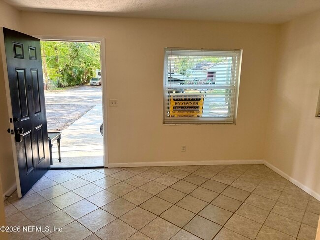 Building Photo - 3226 Rosselle St