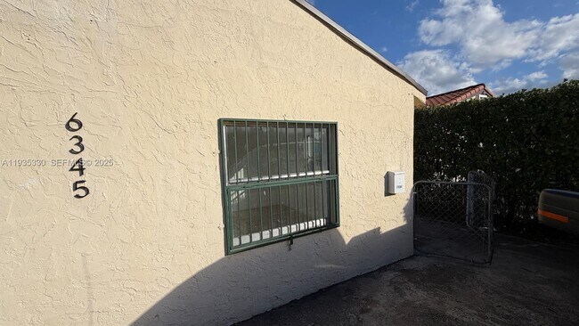 Foto del edificio - 6345 N Miami Ave