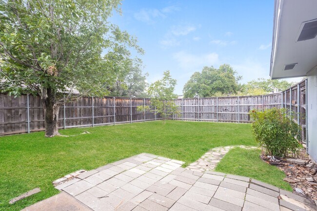 Foto del edificio - 1710 Warwick St