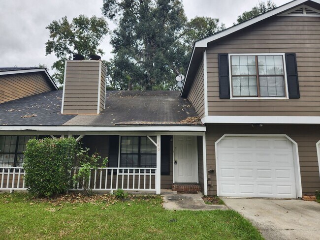 Foto del edificio - **Available January 1st** 3 Bedroom, 2.5 Bath Town Home