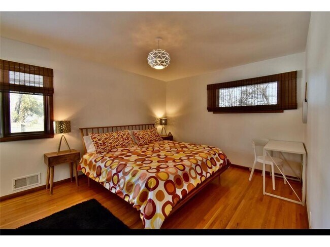 Foto del edificio - 239 Byrondale Ave