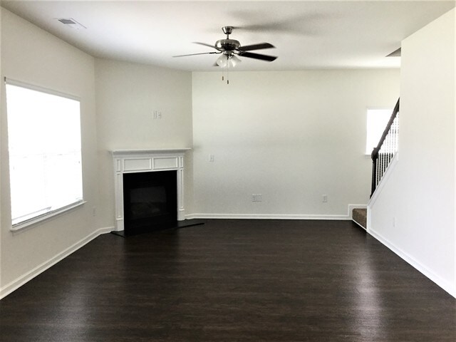 Foto del edificio - 3227 Grandview Club Rd